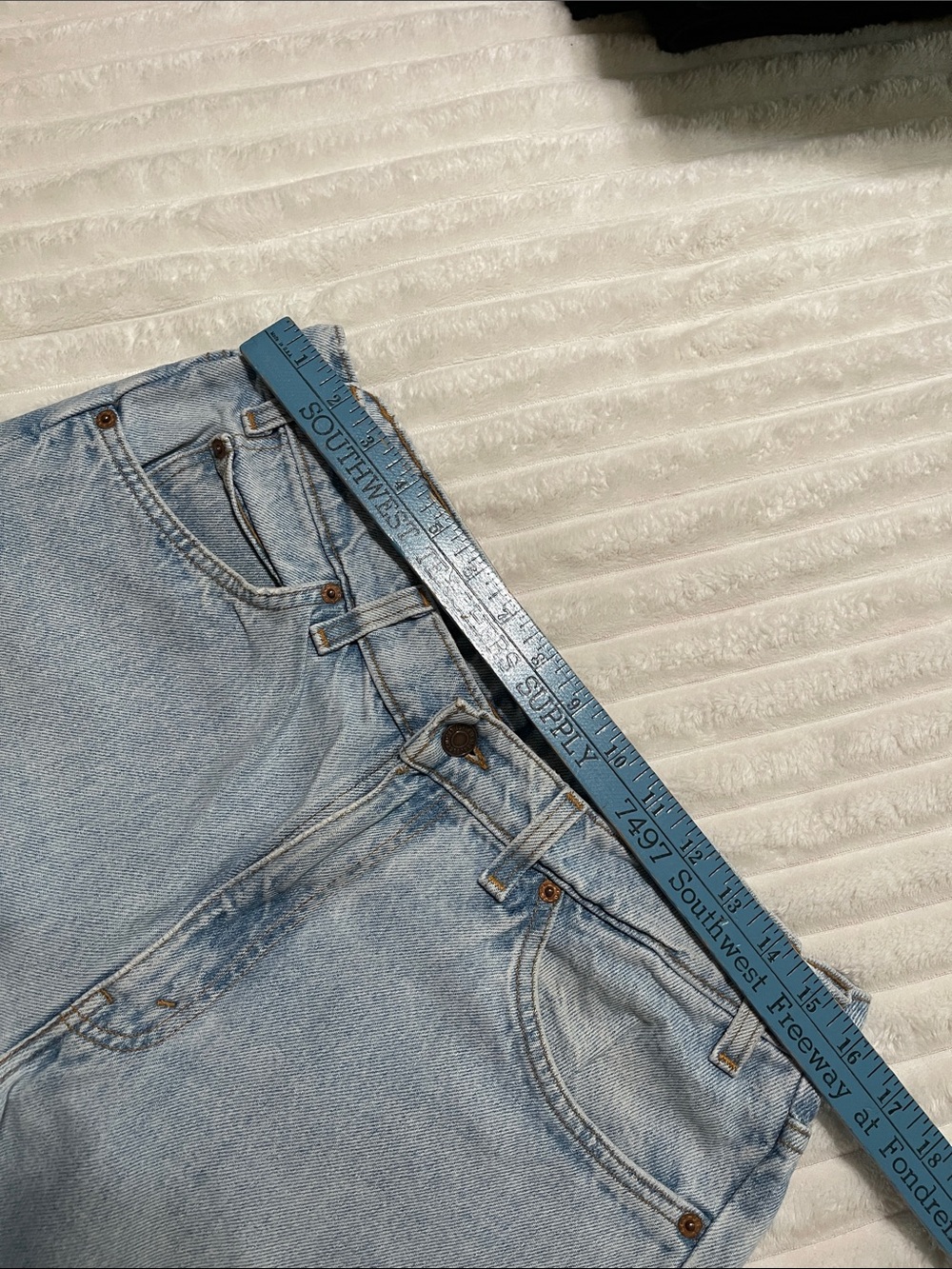 Levi's 550 Vintage Orange Tag Light Blue Straight Jeans | Size 34 - Picture 8 of 14